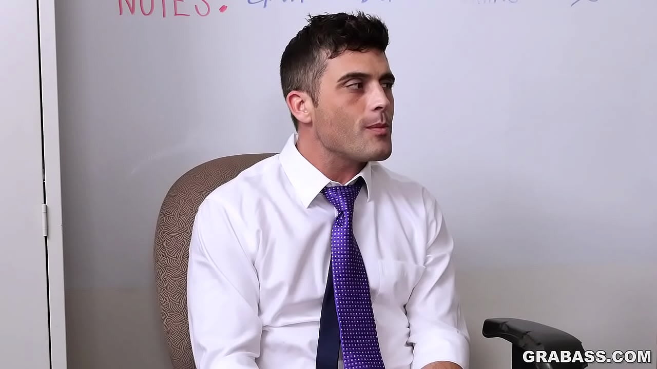 La gran sorpresa de cumpleaños de Lance
                        blowjob gay white skin muchos negros