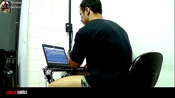 instagram model cheats on her boyfriend