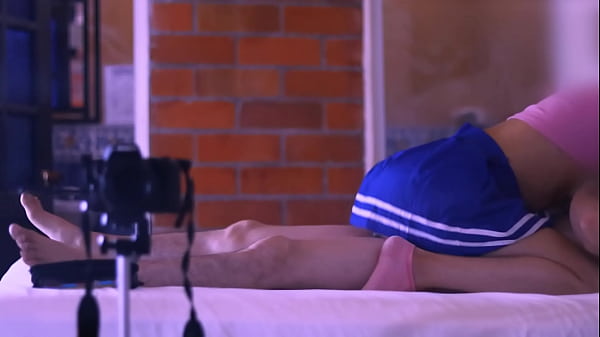 El apartamento se convirtió en el escenario perfecto para los encuentros íntimos entre la amiga y su amante secreto.