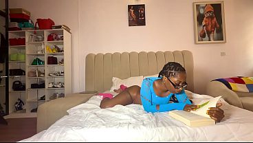 Horny Spicyperry , Reading, Squirting and Pussy farting.