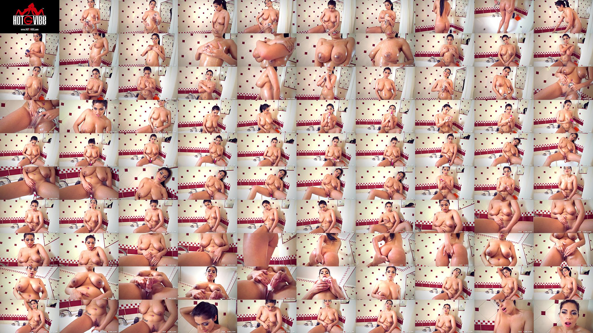 Showering with Big Tits Amateur 预览图