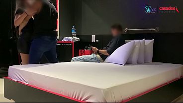 Roludo metendo na greluda gostosa