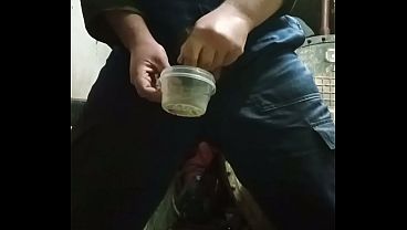 ゲイは新鮮な精液で顔を洗った！