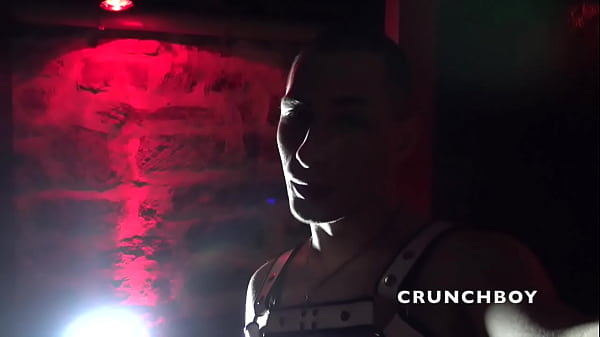 grosse partouze au KELLER de PARISVoici une video d'une grosse partouze au ...