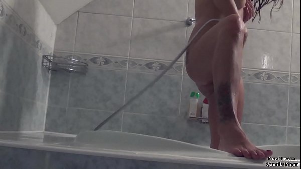 Sexy Babe Camilla Moon Masturbate Pussy in Bathroom