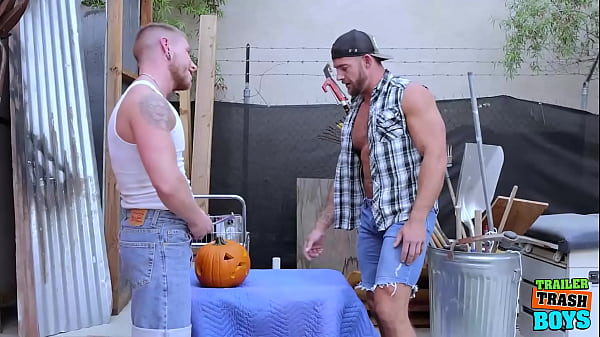 Download Video - TRAILERTRASHBOYS Colt Spence Raw Fucks Tryp Bates Outdoors