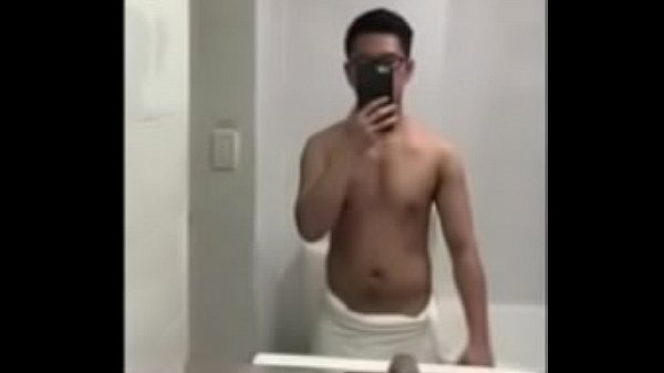 Thủ dâm trong bồn tắm