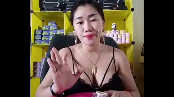 Khmer Girl (Srey Ta) Live to show nude