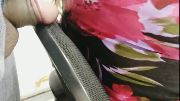 Frotter Une Petite Bite Sur Une Milf Chaude