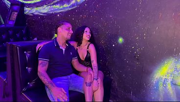 Liberei minha namorada pro DJ fizemos dp nela no meio da balada