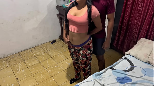 Download Video - Me le regalo a mi amigo y me muestra su enorme pene &excl; para que le haga la mejor mamada de su vida hasta tragarme su leche
