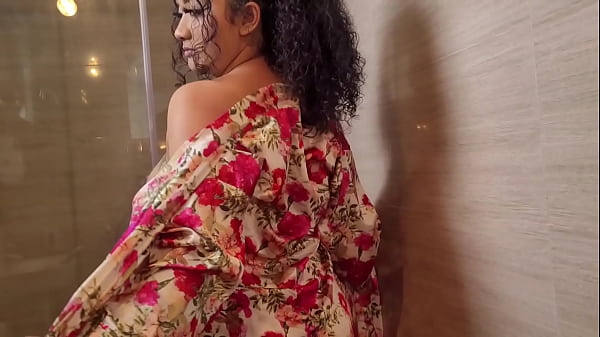 Let's take a bath together - Sexy Lena takes a bath and masturbates and cums
