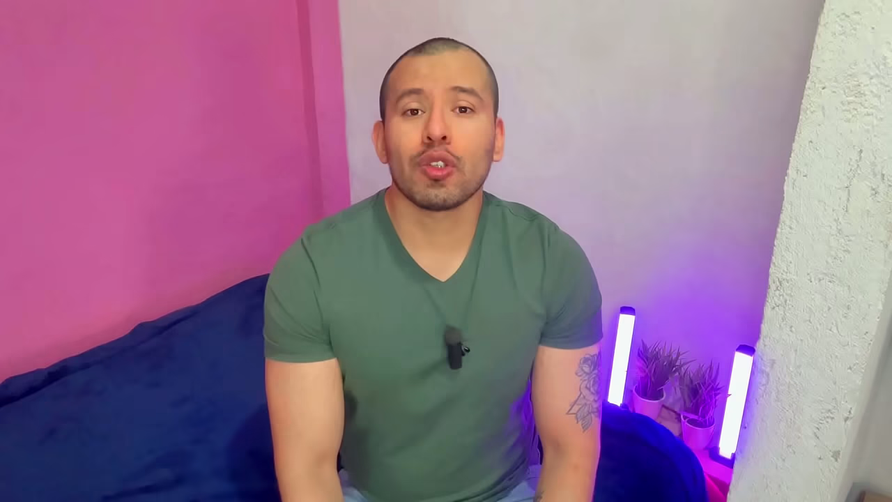 Chacal mecanico dotado penetra en el taller al pasivo musculoso culon que llevo su carro! Relato sexual