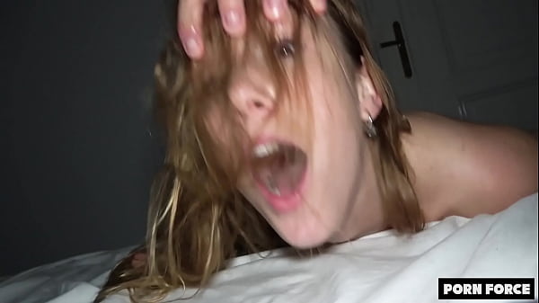 Download Video - FLEX TAPE CAN'T FIX THIS&excl; Alexis Crystal LOVES To Be Used - BLEACHED RAW - EP XX