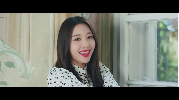 LOONA (that weird name that's like yxxv or something) WE LOVIN4EVA (Love4eva)