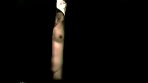 thumb peeping tom
