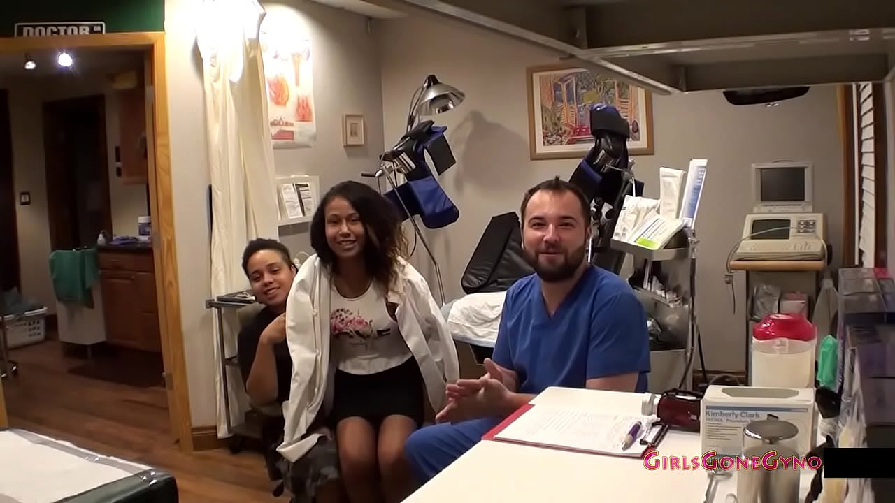 La novia de Katalina observa al doctor examinar su cuerpo desnudo GirlsGoneGyno.com Más películas de fetiches médicos Reup
                    lesbian teen real humiliation gloves orgasm speculum reality gyno medical embarrassed hidden camera enf orgasm denial medical fetish spy camera medfet doctor tampa girlsgonegyno girls gone gyno muchos negros