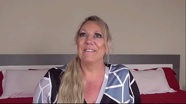 Desperate Amateurs Venus and Foxxxy get their b...