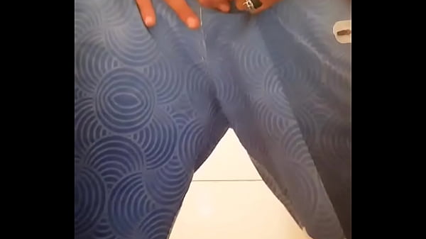 Meada con pre-cum jugoso para vos...