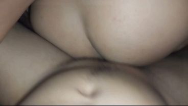 JOVEM AMIGO FODE COM MAIOR CLITORIS DA ACADEMIA