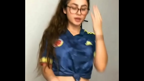 Chica Hace Un Baile Sensual Para La Webcam