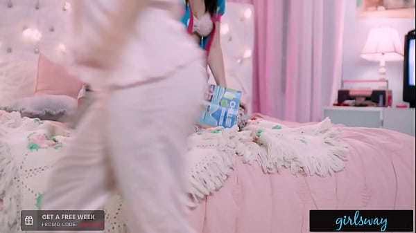 Download Video - GIRLSWAY Retro Sleepover With Gina Valentina And Gianna Dior