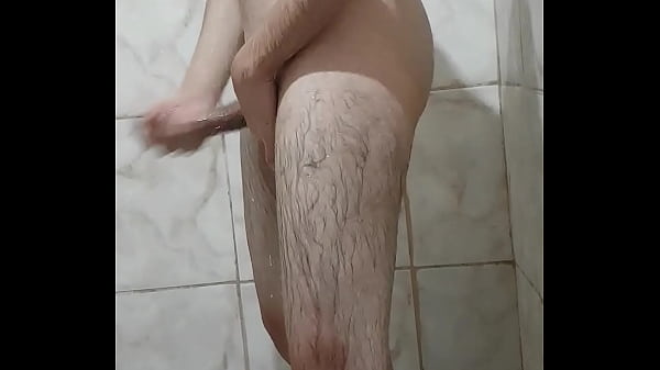 Punheta no banho