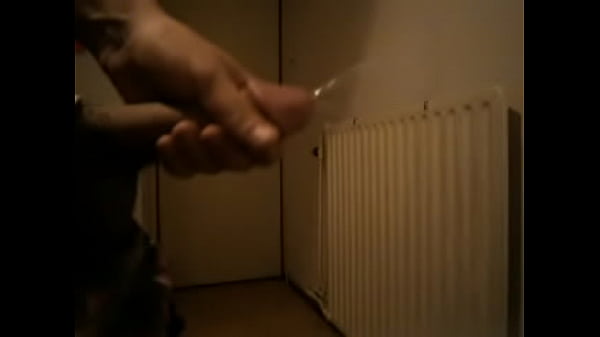 Huge cumshot wanking