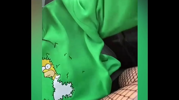 Esposa deliciosa batendo uma siririca dentro do carro