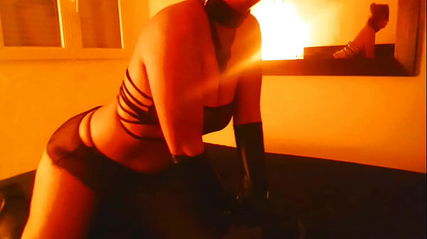 Exibindo o cuzinho - CamGirl Muito sAPEQUINHA