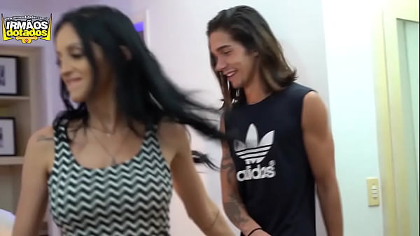 Download Video - ACABE DANDO PRO TATUADOR DA MINHA ESPOSA