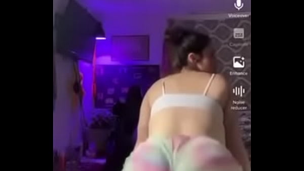 She love to twerk