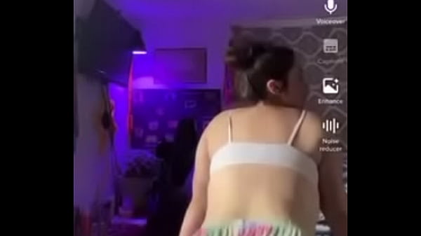 She love to twerk