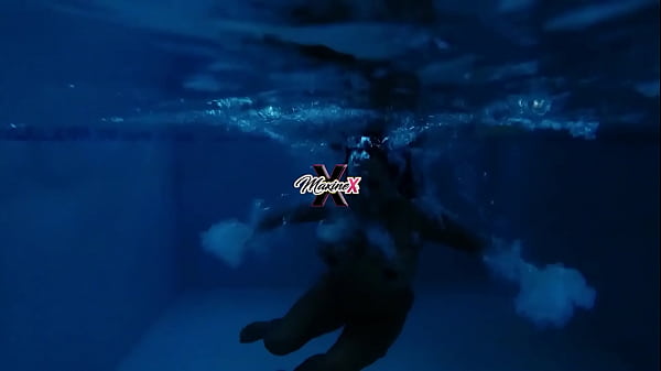 Comedor de casada fudendo forte a esposa do corno que s&oacute; assiste e filme sua esposa gemendo no pau de outro