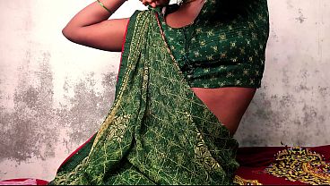 Indian Desi Village Sexy Women Rubbing Sexy Pussy