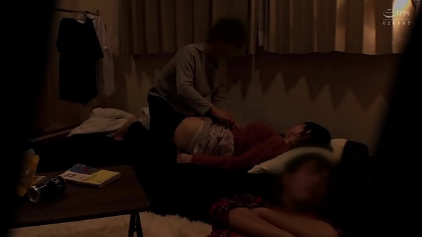 https://x.gd/4FEjE [Cuckold] Fucking her big ass & G cup tits in front of her boyfriend..! My friend and his girlfriend while having a drink at home...[voyeur]