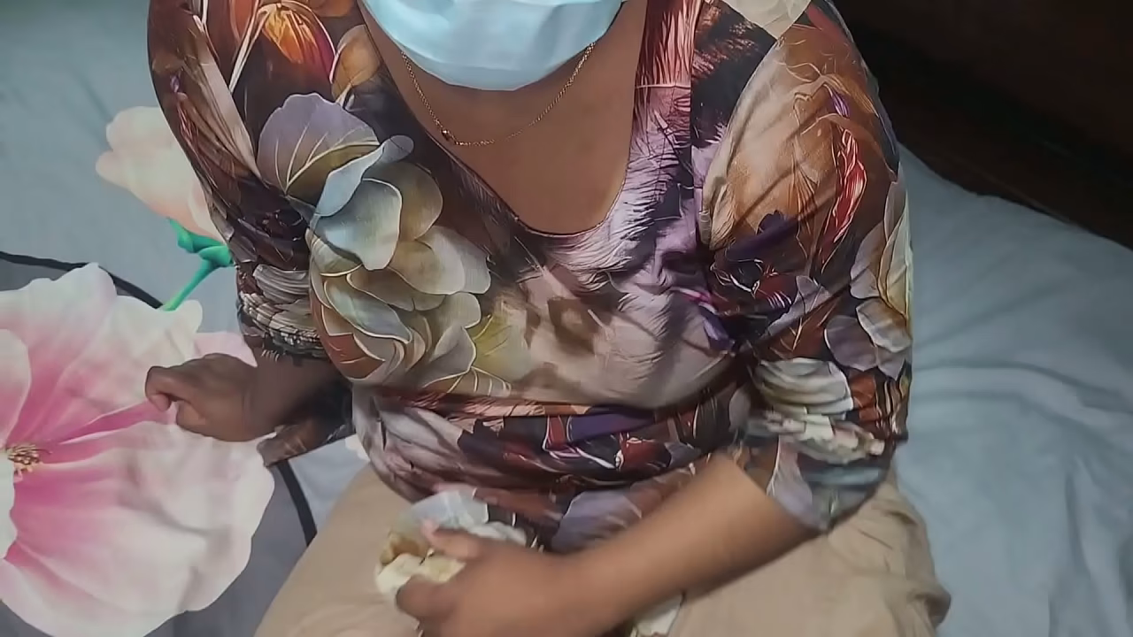 I found my neighbor'_s aunt alone and fucked her.