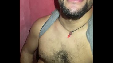 ゲイクラブのトイレで男の人と一緒だった。