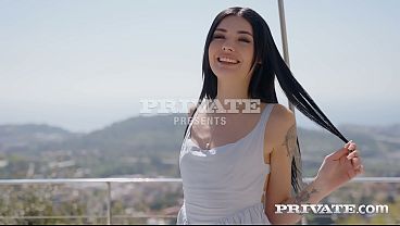 Luna Bunny, her first gangbang 68 sec