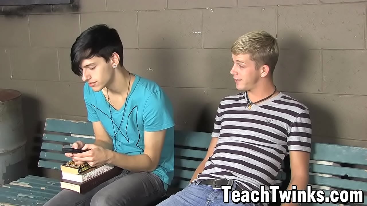 Twinks Kayden Daniels y Jae Landen follan anal en el aula
                    anal cumshot hardcore blowjob masturbation gay twink big cock big dick teachtwinks kayden daniels jae landen muchos negros