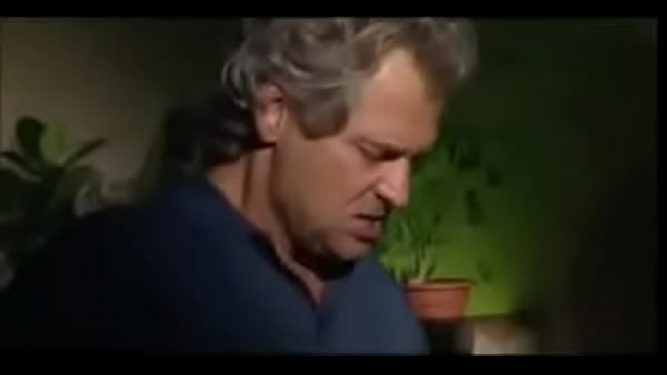 Download Video - MORA AL RISTORANTE CON REMIGIO ZAMPA