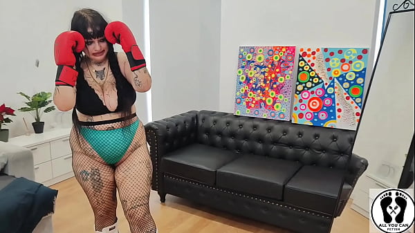 CHUBBY GIRL BOXING TRAINING BOUNCING BOOBS