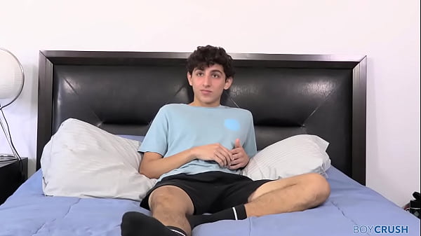 BoyCrush: Bisexual Carter Ford Strokes His Twin...