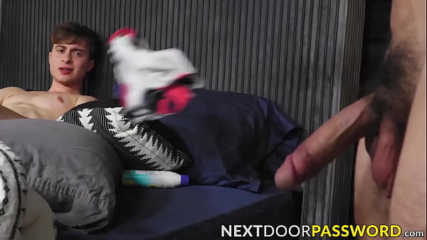 Bottom Cody Viper oozes pre cum after muscular ...