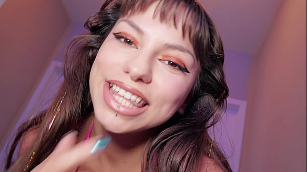 NAUGHTY BABE DAKOTA QUINN GETS HER ASS PLUGGED FOR THE FIRST TIME Thumbnail