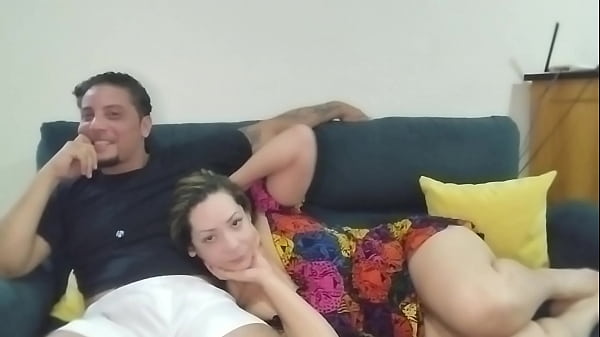 Download Video - Tive uma ere&ccedil;&atilde;o vendo filme com a minha sogra completo no red e sheer exclusivo