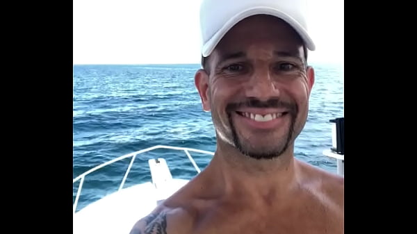 THE HAPPY PORNSTAR THAT LOVES LIFE