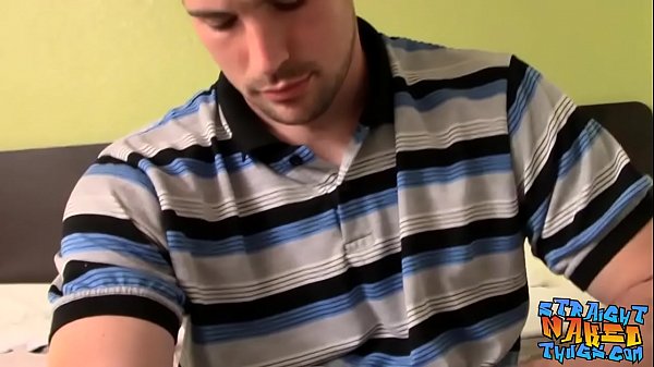Straight jock Hunter tugging big cock with musc...