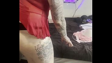 White Girl Shaking Oil Ass For A BBC (slur)
