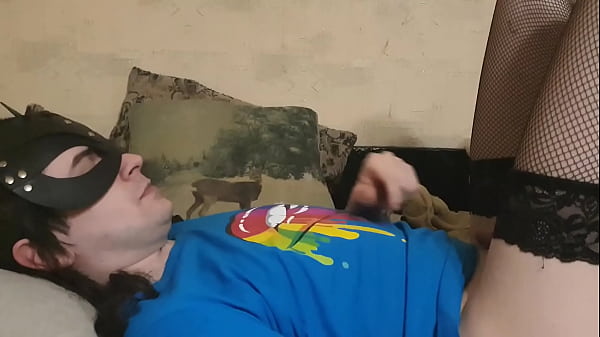 Sasha Earth quái đít nóng độc tấu